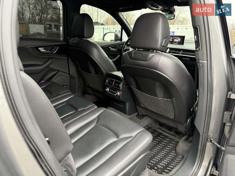 Позашляховик / Кросовер Audi Q7 2016 в Полтаві