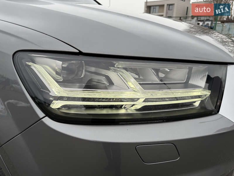 Позашляховик / Кросовер Audi Q7 2016 в Полтаві