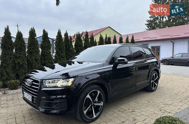 Позашляховик / Кросовер Audi Q7 2019 в 