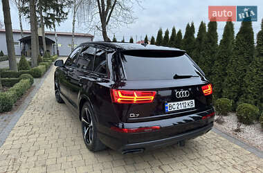 Позашляховик / Кросовер Audi Q7 2019 в 
