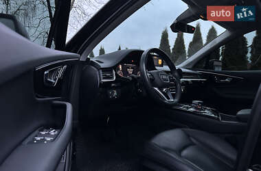 Позашляховик / Кросовер Audi Q7 2019 в 