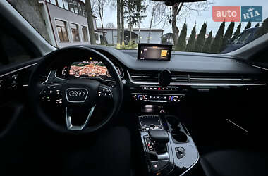 Позашляховик / Кросовер Audi Q7 2019 в 