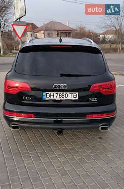 Внедорожник / Кроссовер Audi Q7 2014 в 