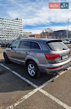 Позашляховик / Кросовер Audi Q7 2013 в 