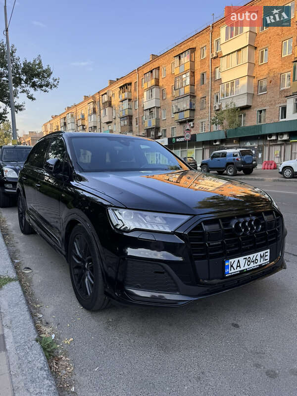 Позашляховик / Кросовер Audi Q7 2019 в Києві
