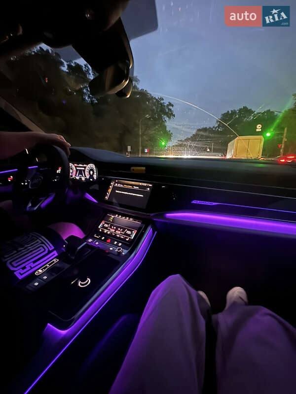 Позашляховик / Кросовер Audi Q7 2019 в Києві