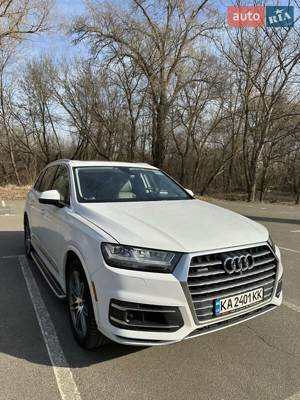 Внедорожник / Кроссовер Audi Q7 2016 в Киеве