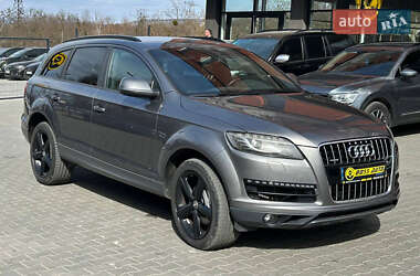 Позашляховик / Кросовер Audi Q7 2011 в 
