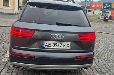 Внедорожник / Кроссовер Audi Q7 2015 в 