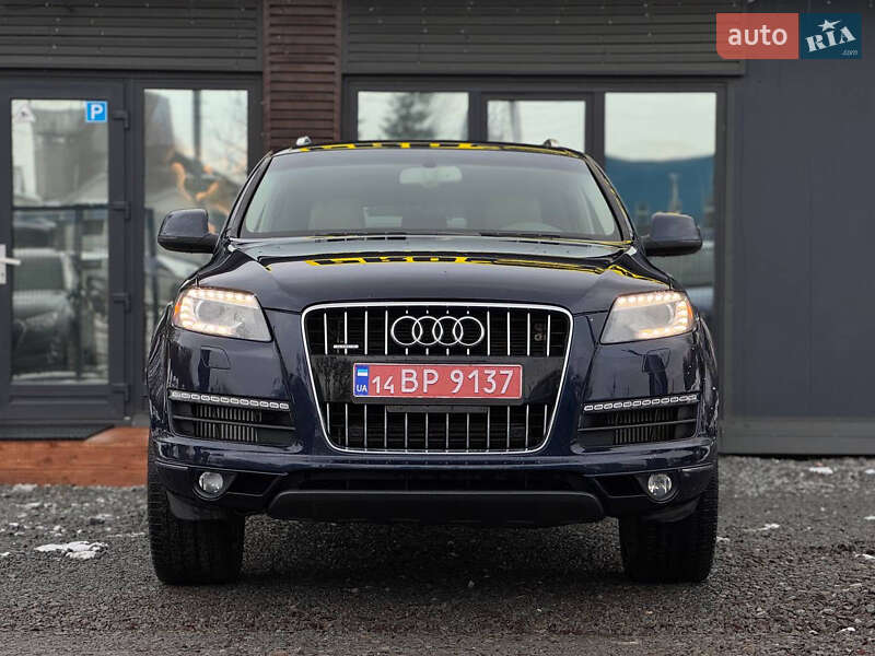 Внедорожник / Кроссовер Audi Q7 2012 в 