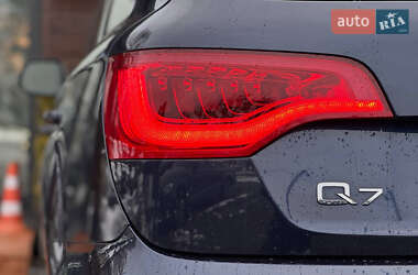 Внедорожник / Кроссовер Audi Q7 2012 в 