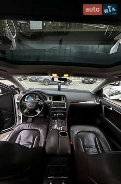 Внедорожник / Кроссовер Audi Q7 2011 в 