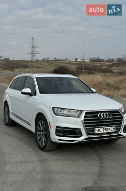 Позашляховик / Кросовер Audi Q7 2019 в 