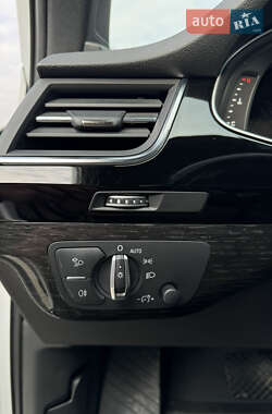Позашляховик / Кросовер Audi Q7 2019 в 