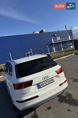 Позашляховик / Кросовер Audi Q7 2019 в 