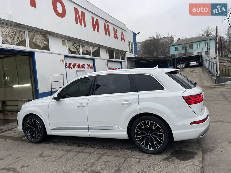 Позашляховик / Кросовер Audi Q7 2015 в Кропивницькому