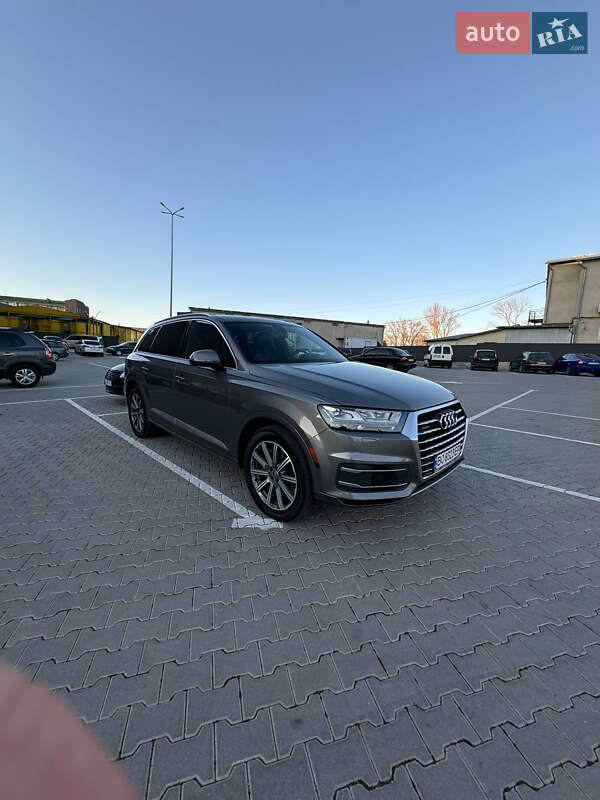 Позашляховик / Кросовер Audi Q7 2016 в Тернополі