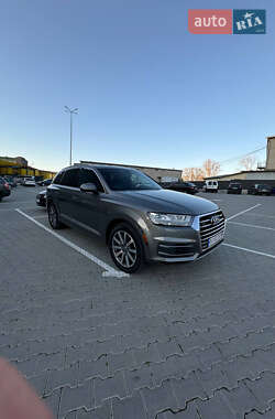 Внедорожник / Кроссовер Audi Q7 2016 в 