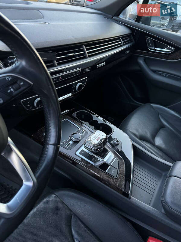 Позашляховик / Кросовер Audi Q7 2016 в Тернополі