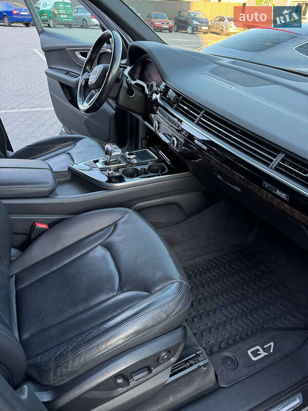 Позашляховик / Кросовер Audi Q7 2016 в Тернополі