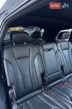 Внедорожник / Кроссовер Audi Q7 2016 в 