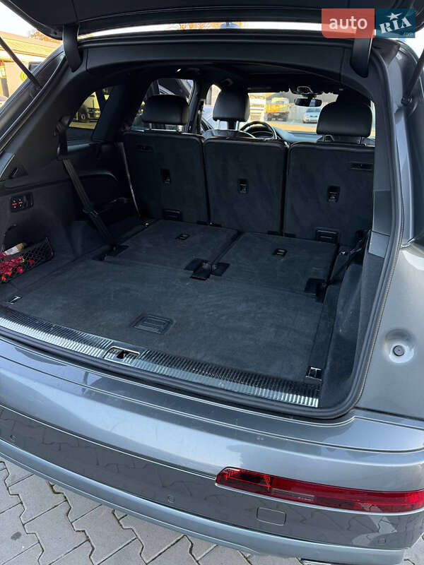 Позашляховик / Кросовер Audi Q7 2016 в Тернополі