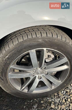 Внедорожник / Кроссовер Audi Q7 2012 в 