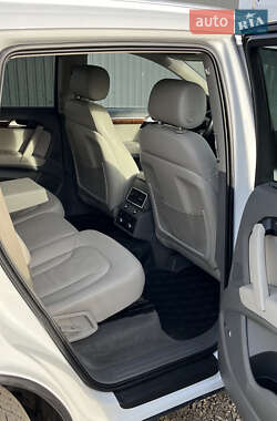 Внедорожник / Кроссовер Audi Q7 2012 в 