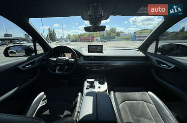 Внедорожник / Кроссовер Audi Q7 2018 в 