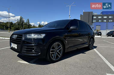 Внедорожник / Кроссовер Audi Q7 2018 в 