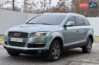 Внедорожник / Кроссовер Audi Q7 2006 в Днепре