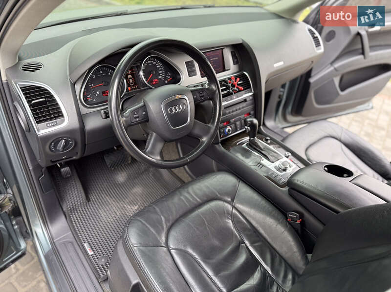 Внедорожник / Кроссовер Audi Q7 2006 в Днепре