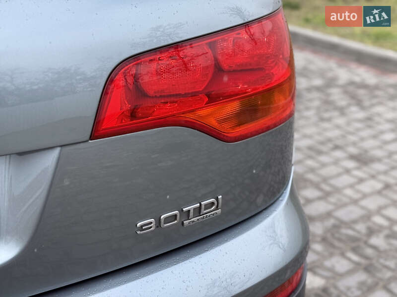 Внедорожник / Кроссовер Audi Q7 2006 в Днепре