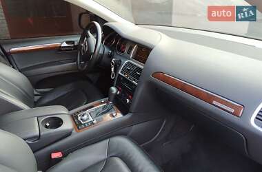Внедорожник / Кроссовер Audi Q7 2010 в 