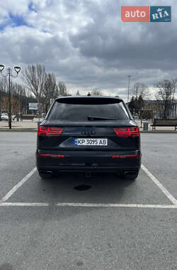 Внедорожник / Кроссовер Audi Q7 2016 в 