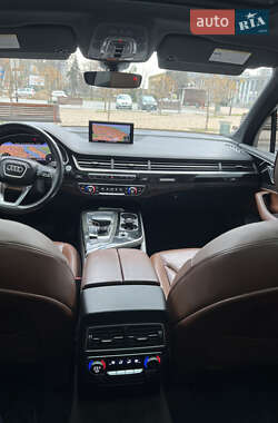 Внедорожник / Кроссовер Audi Q7 2016 в 
