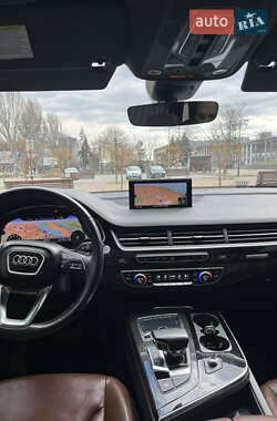 Внедорожник / Кроссовер Audi Q7 2016 в 