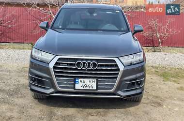 Внедорожник / Кроссовер Audi Q7 2018 в 