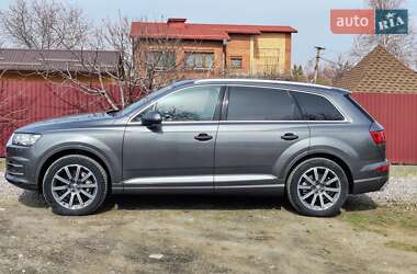 Внедорожник / Кроссовер Audi Q7 2018 в 