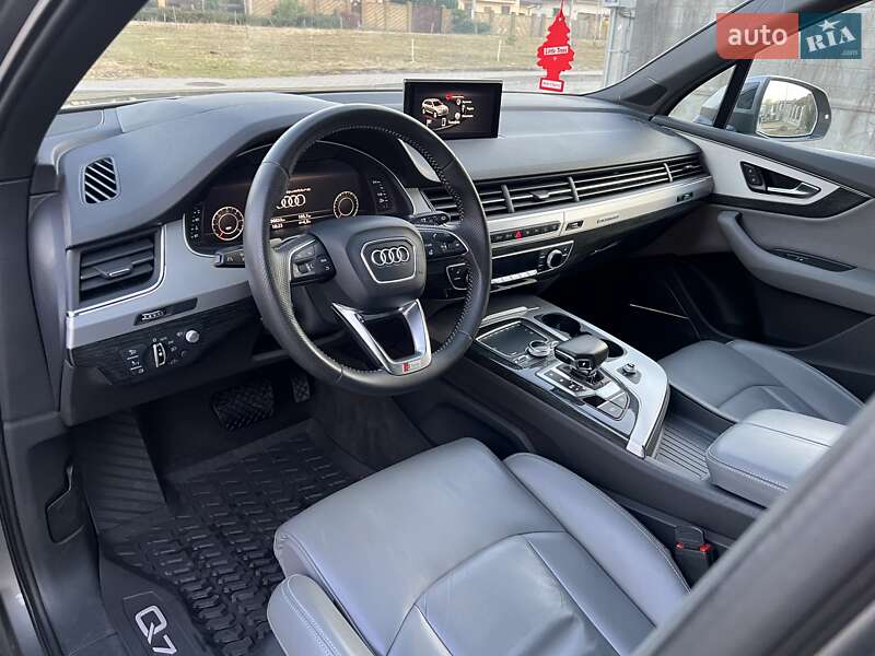 Внедорожник / Кроссовер Audi Q7 2015 в Ровно