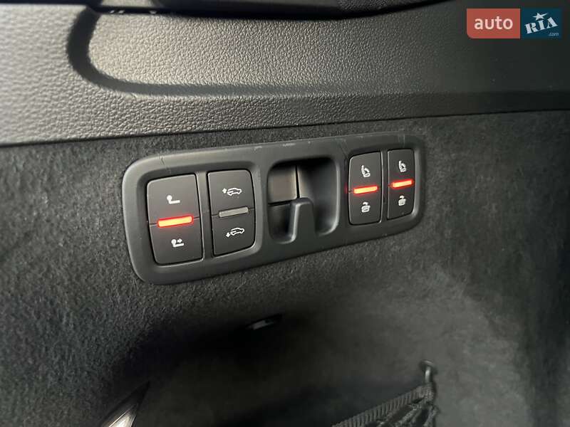 Внедорожник / Кроссовер Audi Q7 2015 в Ровно