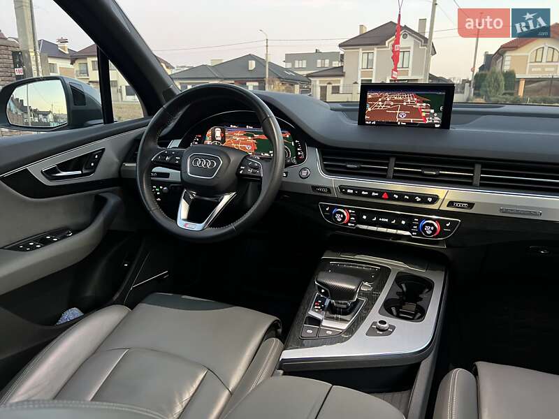 Внедорожник / Кроссовер Audi Q7 2015 в Ровно