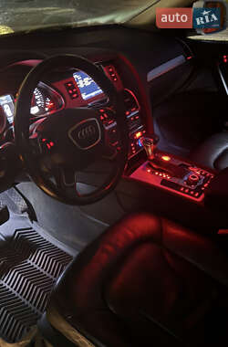 Внедорожник / Кроссовер Audi Q7 2015 в 