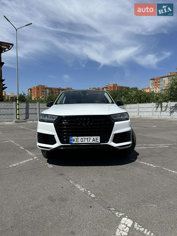 Внедорожник / Кроссовер Audi Q7 2016 в Днепре