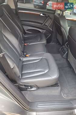 Позашляховик / Кросовер Audi Q7 2015 в 