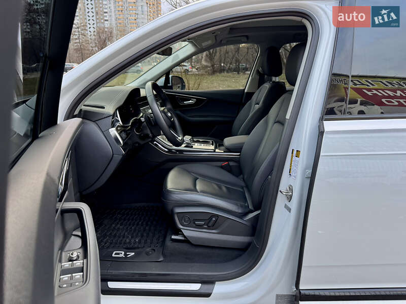 Внедорожник / Кроссовер Audi Q7 2023 в Киеве