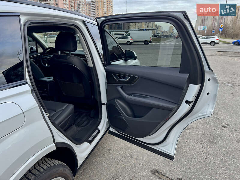 Внедорожник / Кроссовер Audi Q7 2023 в Киеве