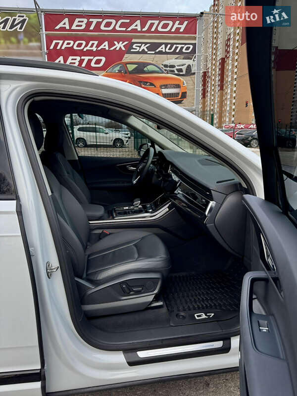 Внедорожник / Кроссовер Audi Q7 2023 в Киеве