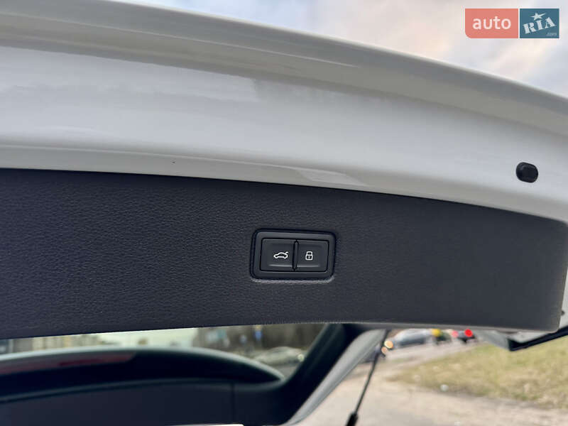 Внедорожник / Кроссовер Audi Q7 2023 в Киеве
