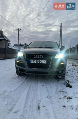 Позашляховик / Кросовер Audi Q7 2009 в 